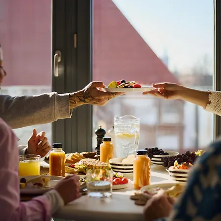 Center Garden Gates Boutique By Downtown