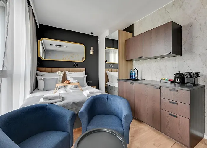 Center Garden Gates Boutique By Downtown *