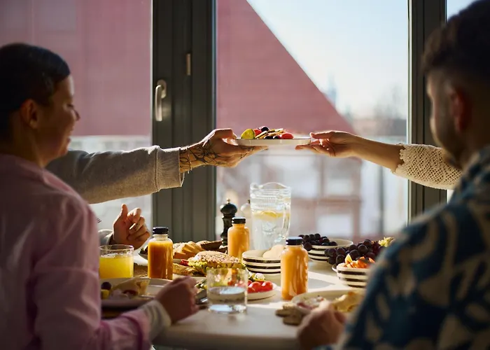 Center Garden Gates Boutique By Downtown