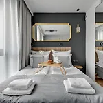 Center Garden Gates Boutique By Downtown * Gdansk